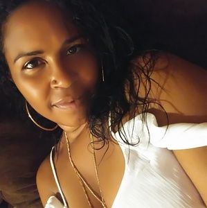 Meet your Posher, Noelia